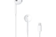 Apple EarPods with Lightning Connector: Still a Smart Buy or Outdated in 2025?